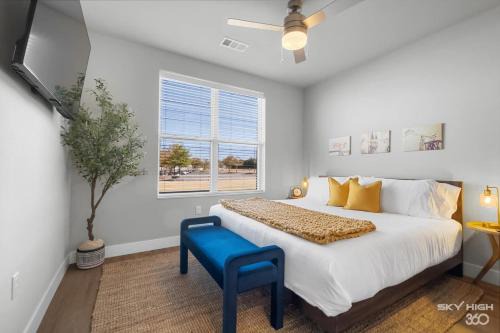 Rogers Apartment | Exec King Suites Pool, Gym, Walmart Hq,gym