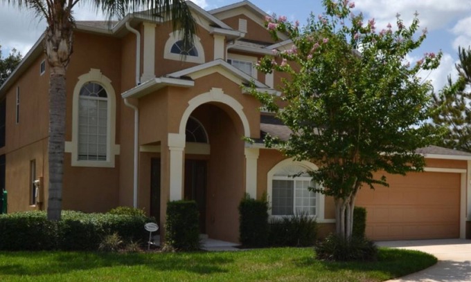 West Haven House | Executive 5 Bed 3 Bath Pool Home - INCLUDES POOL HEAT