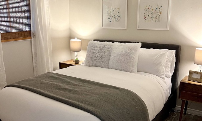North Bay Apartment | Executive apartment w/free parking & WiFi