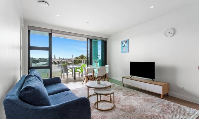 Epsom Apartment | Executive Apartment w carpark