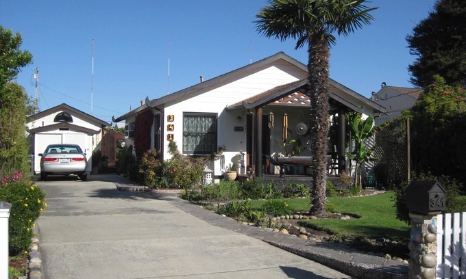 Opal Cliffs House | Executive Beach Retreat~ (1-2 people) July 2022