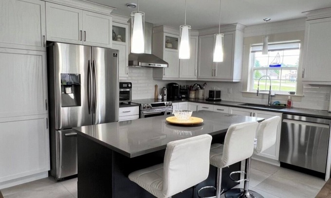 Dieppe House | Executive Home in Dieppe (Semi-Detached) - close to airport & downtown nMoncton
