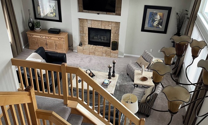 Lakeville House | Executive Home with every amenity, prime location