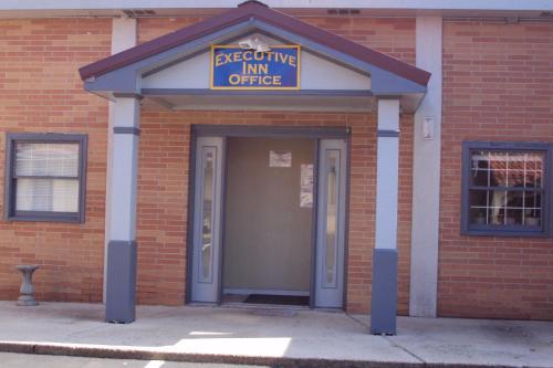 Tullahoma Hotel | Executive Inn