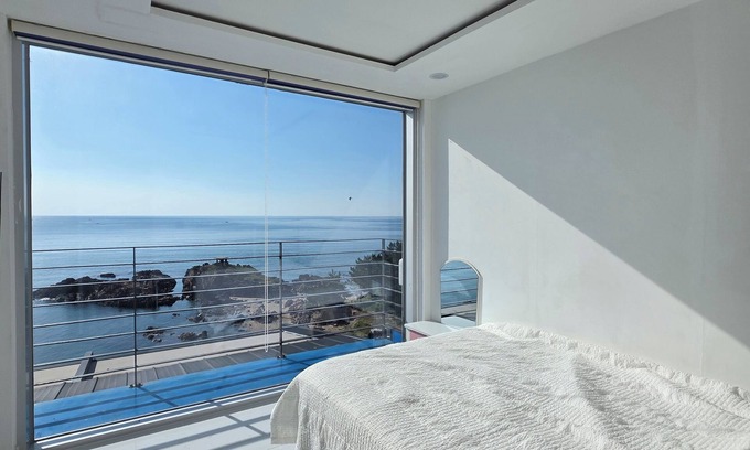 Yeongdeok House | Exit Full Villa