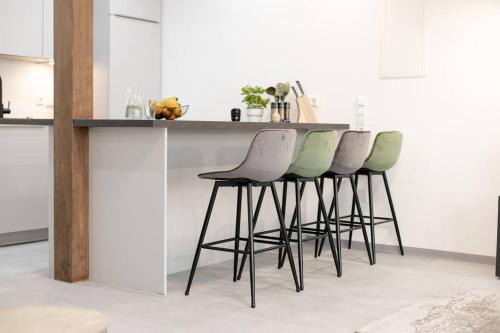 Wollmatingen Apartment | Exklusive (DG) Neubau-Ferienwohnung mit Fernsicht