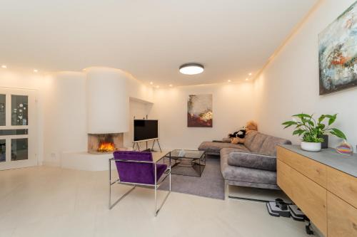 Munchen District Villa | Exklusive Walmdachvilla München-Grünwald