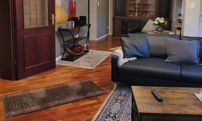 Huttenheim Apartment | Exklusives Flughafen-messe Apartment Nähe Düsseldorf