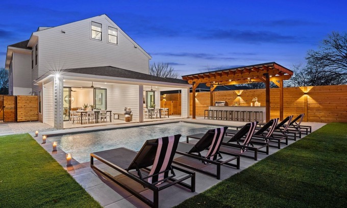 East MLK House | Expansive Luxury Duplex | Shared Pool