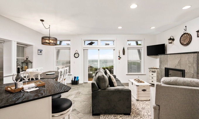 Lincoln Beach House | Expansive Ocean Views From Home and Hot Tub, Pet Friendly, Private Deck, Fireplace, Steps From Beach