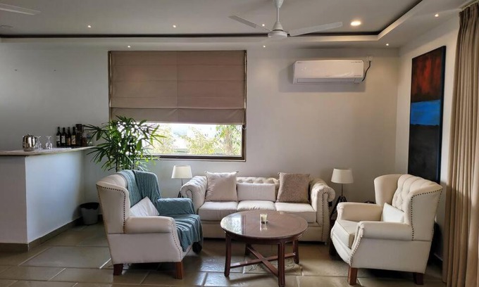 DLF Phase 3 House | Expat Home