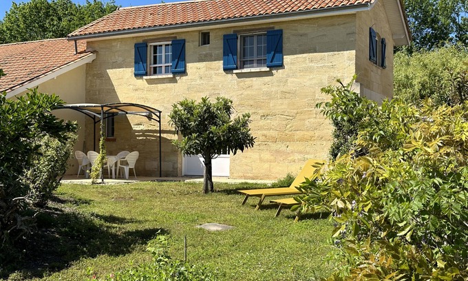 Saint-Caprais-de-Bordeaux Cottage | Experience Bordeaux's lovely country side on a winery only 25 min from Bordeaux