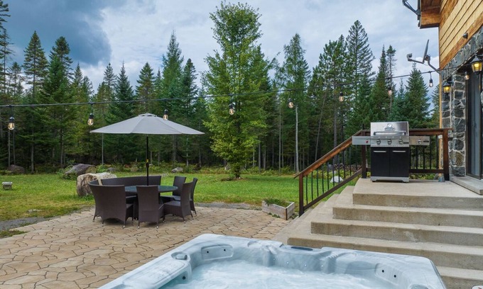 Chertsey Ski Chalet | Experience a stay surrounded by nature in a most peaceful environment
