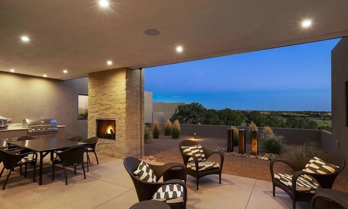 Las Campanas House | Experience Luxury and Serenity at Oso Vista Retreat – Your Perfect Gateway!