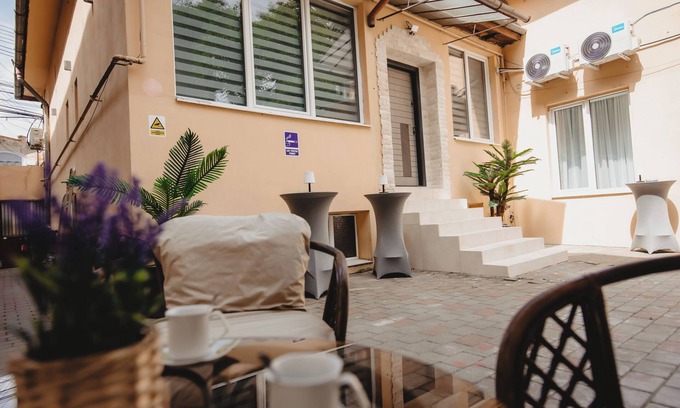 Old Town Apartment | Experience Modern Luxury: 1-Bedroom Aparthotel Steps from Cluj-Napoca's Heart.