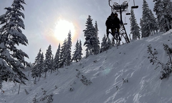 Mount Hood Village Cabin | Experience Moonshadow - Fresh & fun chalet on Mt. Hood. 10 minutes to Ski Bowl!