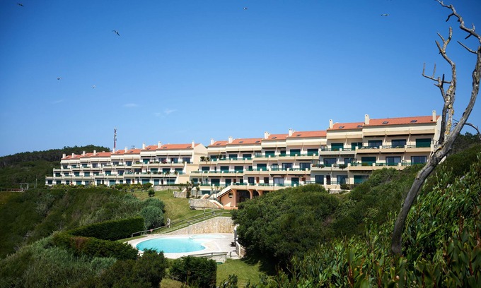Pataias Apartment | Experience Portugal at its finest: Beach, activities,culture -the perfect blend!