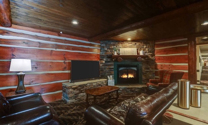 Johnston Hotel | Experience Rustic Charm! Near Des Moines Art Center & Dining | 2 Units