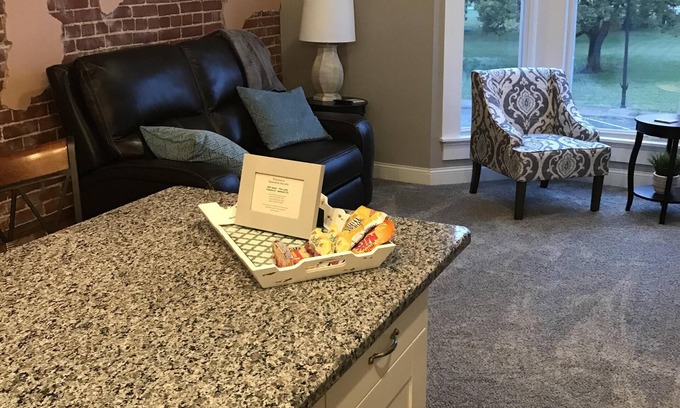 Iola Apartment | Experience the Lofts-Wheeler suite