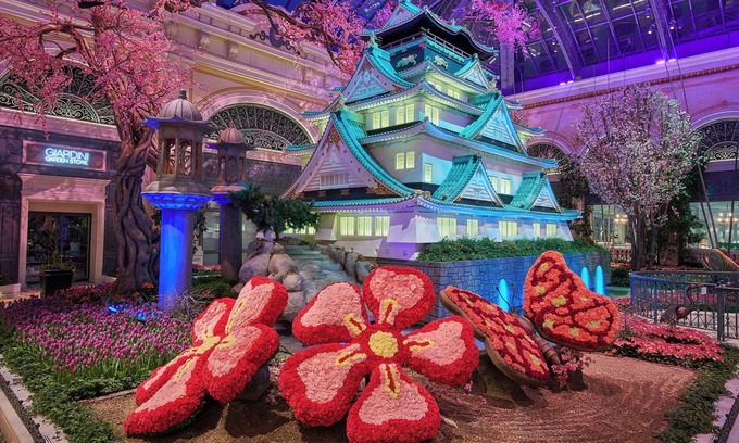 Las Vegas Apartment | Experience the world-famous Las Vegas Strip! W/Pool, Parking Access!