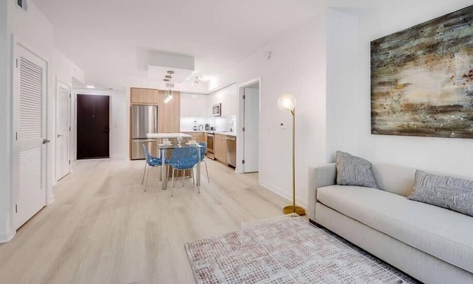 NoMa Hotel | Explore DC w/Your Family! Walkable 2BR n Attractions & Sites