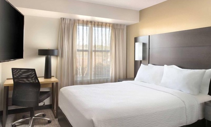 Morrisville Apartment | Explore Morrisville! Unit with Fully-equipped Kitchen! FREE Breakfast & Pool!