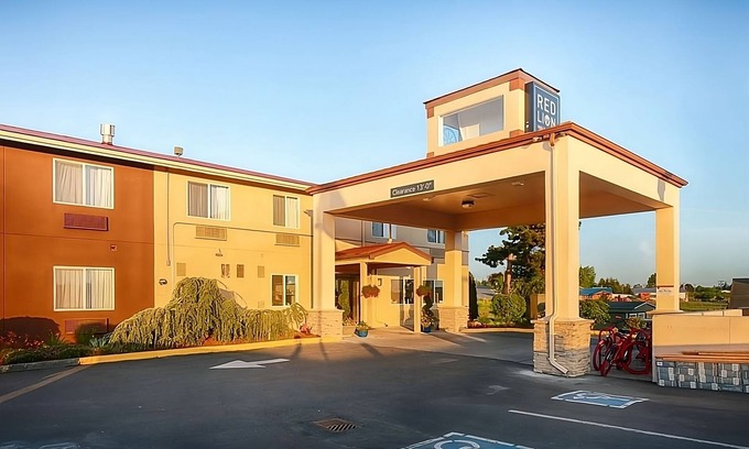 Sequim Apartment | Explore National Parks with the Family! Free Parking, Close to Attractions