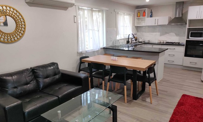 Otara House | Explore the Affordable Auckland Vacation Rental in a Quiet Spot - SriPrasar 4BRM