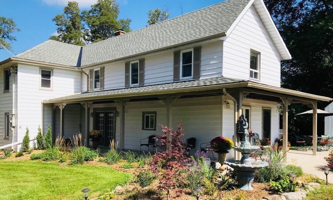 Castleton Other | Exquisite Accommodations Farmhouse with over 100 acres