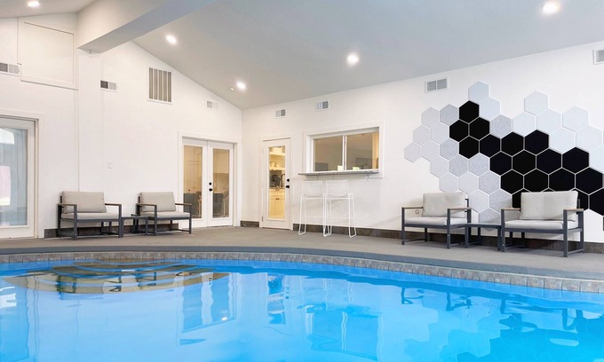 North Dallas House | Exquisite Dallas-Hidden Gem Indoor Pool(NO PARTY)