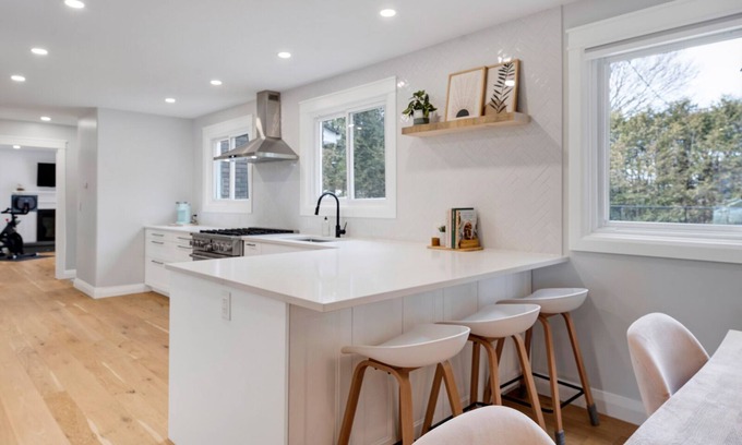 Auden Park House | Exquisite summer retreat with heated pool