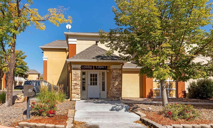 Heather Gardens Hotel | Extended Stay America Select Suites Denver Aurora South