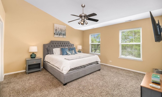 Fox Valley House | Extended Stay- Aurora FHS Rental - Shiloh