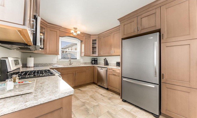 Palos Hills House | Extended Stay Palos Hills FHS Rental