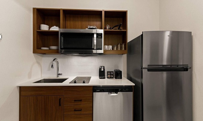 Newnan Hotel | Extended Stay Suites | 2 Units | Near Newnan City Center
