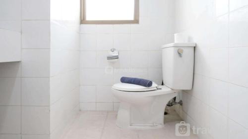 Surabaya Apartment | Extra Spacious and Homey 2BR at Kondominium Puncak Marina Apartment By Travelio