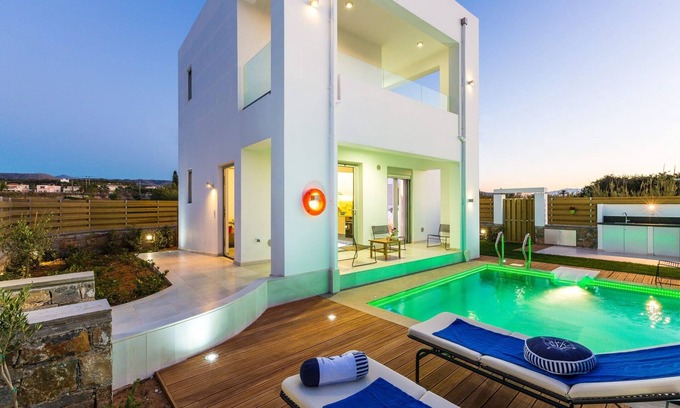 Pigianos Kampos Villa | Extraordinary Rethymno Villa | Villa Hantengu | 3 Bedrooms | Beach Front |.