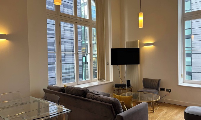 Laurieston Apartment | Extremely central Quartermile apartment near Castle and University