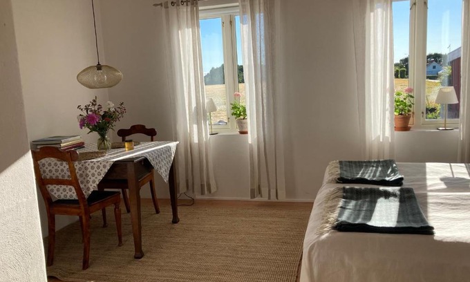 Hoor Apartment | Förtjusande gästsvit med öppen spis