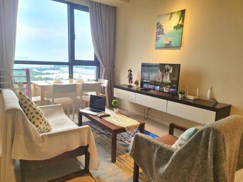 Cyberjaya Apartment | F1-21-06 ParadiseTamarind Suite Wifi Netflix Free Parking