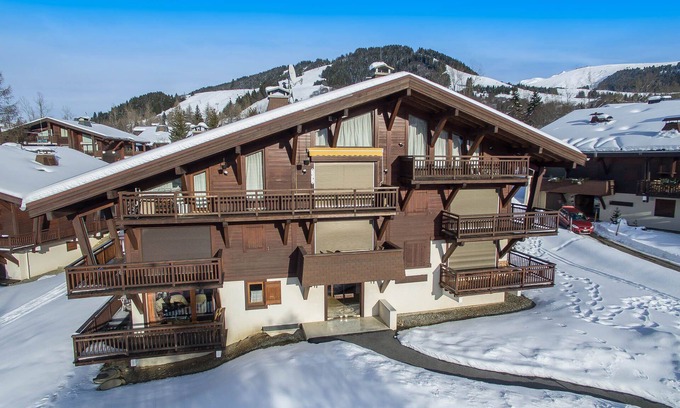 Le Planellet Apartment | F1 4 PERS ON THE TRACKS AND ON THE GOLF COURSE. MEGEVE MONT D'ARBOIS.(MINI 1 WEEK)