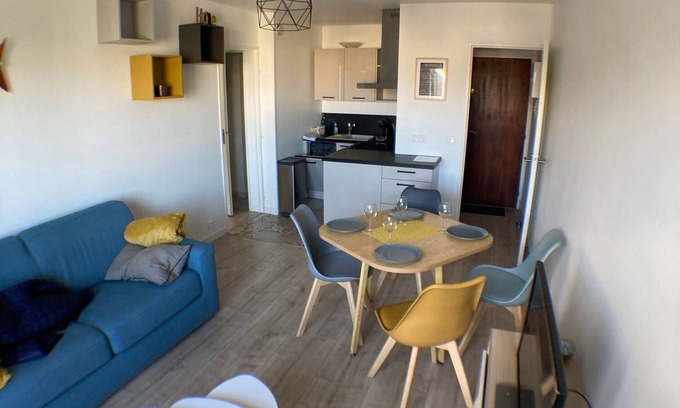 Courseulles-sur-Mer Apartment | F2 34 m² + 2 VTT 200 m from the sea