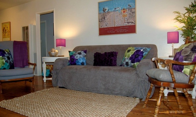 Valley Glen Apartment | Fab Furnished Condo At Best Price