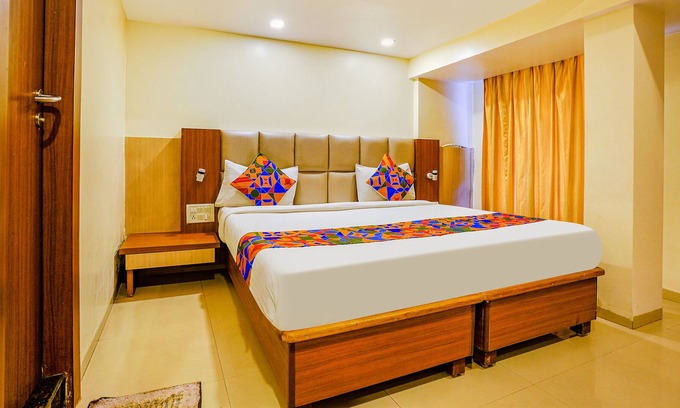 Nerul Hotel | Fabexpress Aishwarya Residency