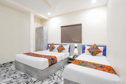 Jogeshwari West Hotel | FabExpress Good Luck Residency - Nr NESCO Exhibition Center