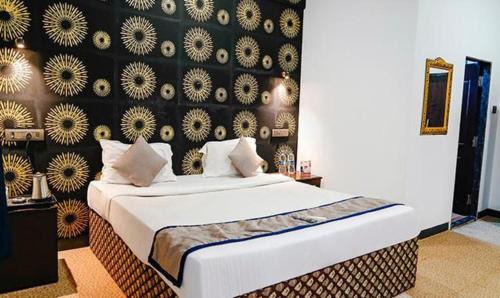 Calangute Hotel | FabExpress Paroza Suites