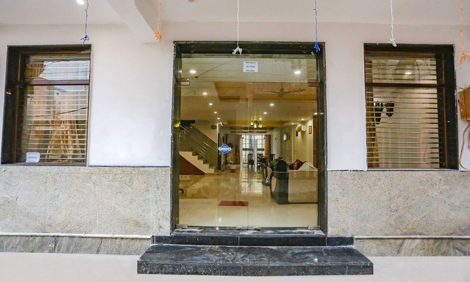 Dwarka Hotel | Fabexpress Taj Residency