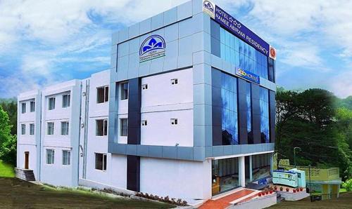 Kodaikanal Hotel | FabHotel Abirami Grand Inn - Nr Bryant Park