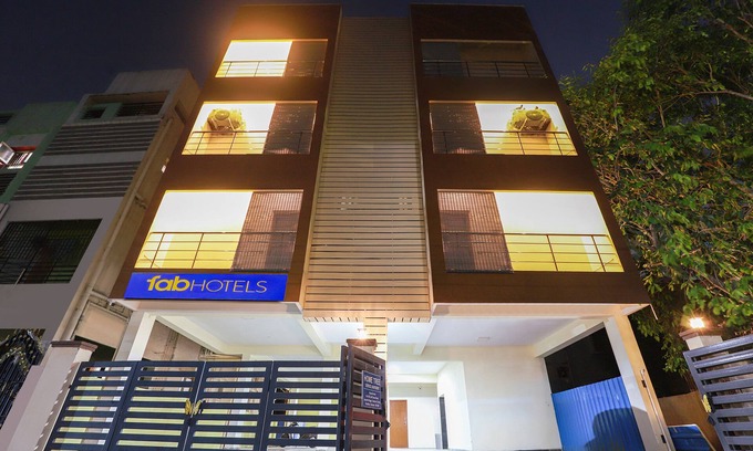 Central Chennai Hotel | Fabhotel Home Tree Service Apartment Kolathur