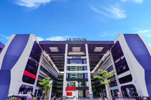 Surat Hotel | FabHotel La Victoria - Galaxy Circle